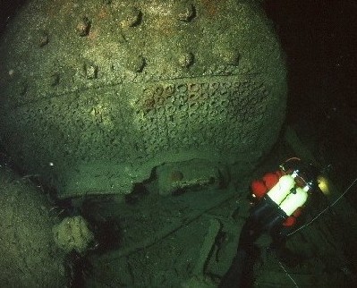 Plonge sur l'pave du DAN au large de Bellle-Ile-en-Mer (Bretagne)