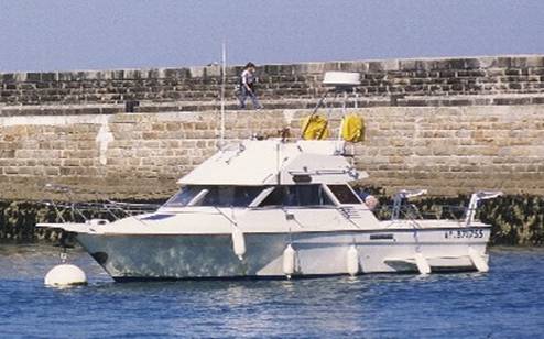 Le navire DRANEM-V au port de Le Palais  Belle-Ile-en-Mer (Bretagne)